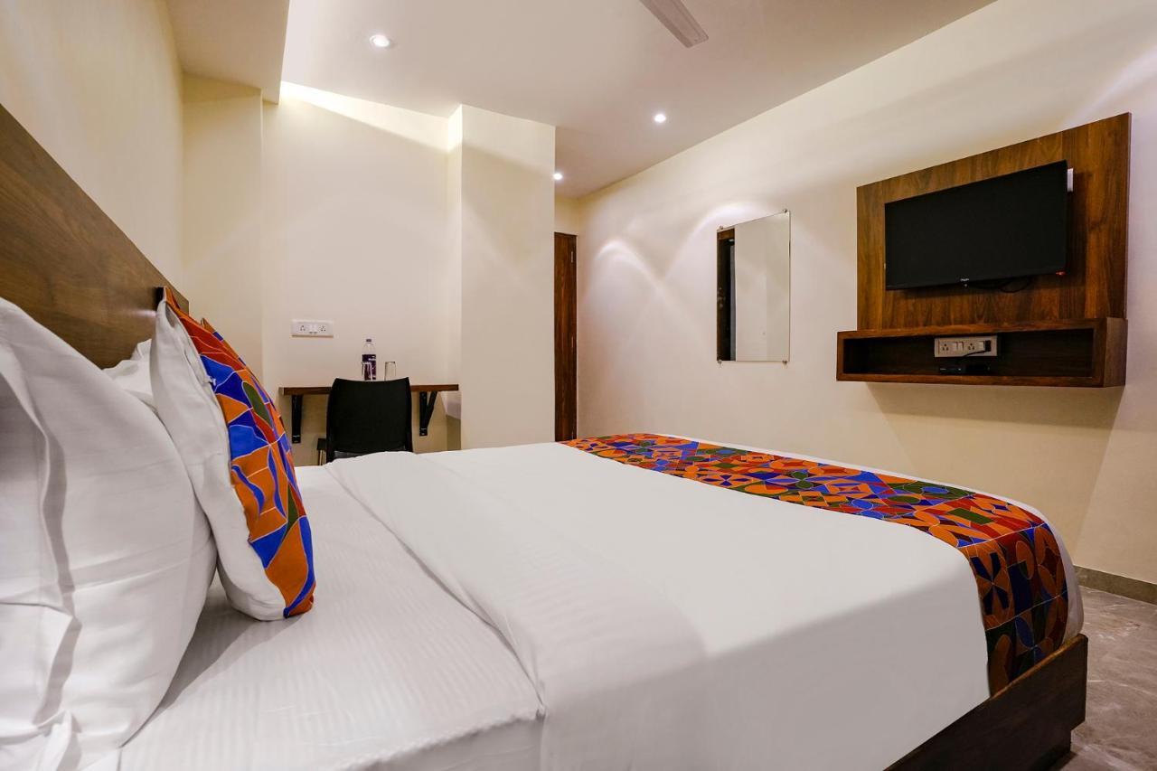 Fabhotel Antlers Mumbai Exterior photo