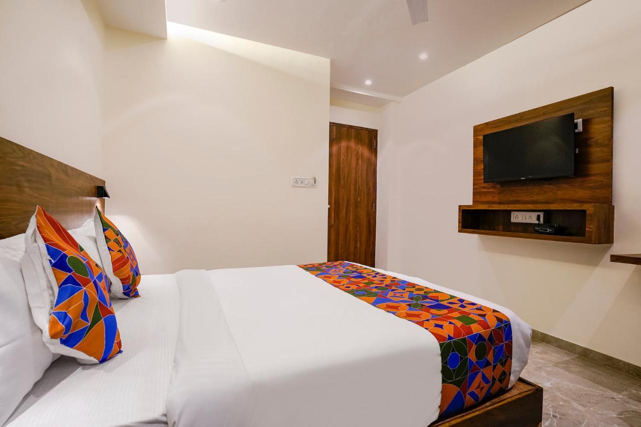 Fabhotel Antlers Mumbai Exterior photo